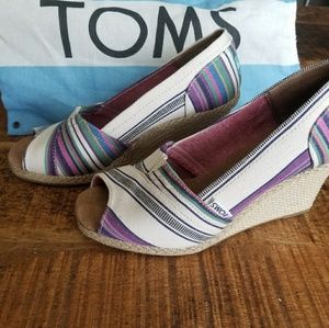 NWOT TOMS size 7.5 wedge heels